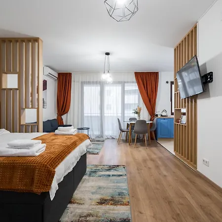 Haven With Balcony Apartment *