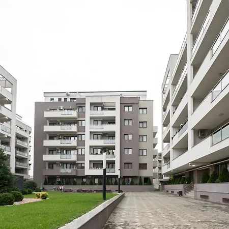 Apartment Haven With Balcony *